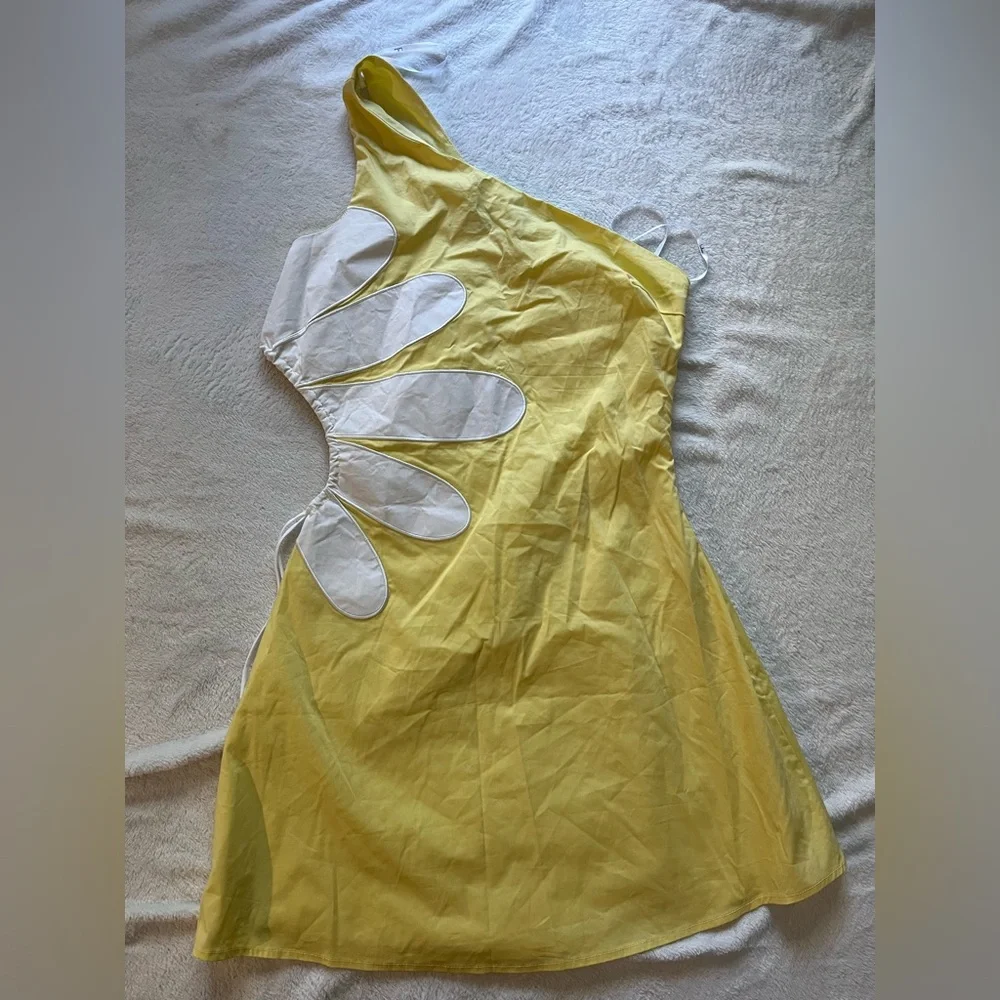 Sunny Design Yellow Cutout Flower One-Shoulder Mini Dress - Picture 8 of 10